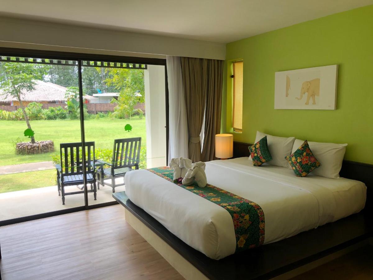 Palm Galleria Resort Khao Lak Exterior foto